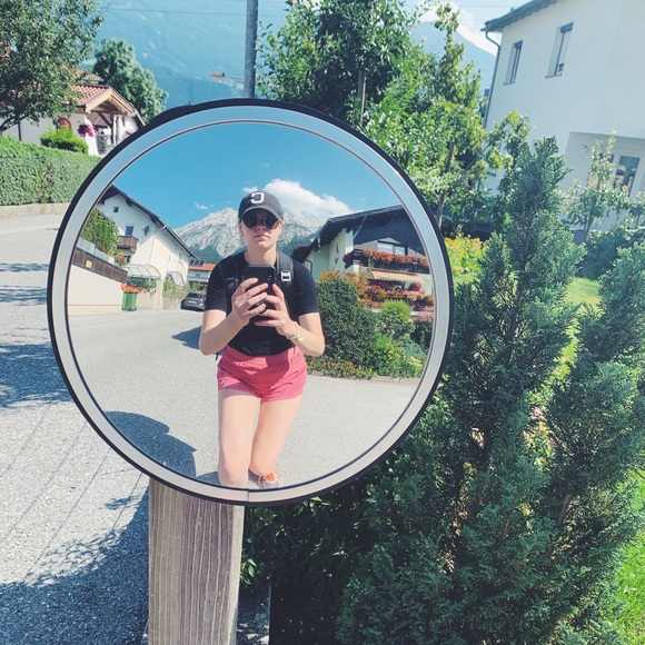 Meet your Posher, Devon - Picture 1 of 2